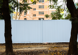 PVC圍擋價格受材質(zhì)影響 消費者需綜合考慮質(zhì)量、價格與性價比