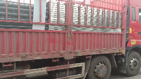 鋼結(jié)構(gòu)裝配式圍擋：快速送達(dá)、環(huán)?；厥?，助力工地高效施工